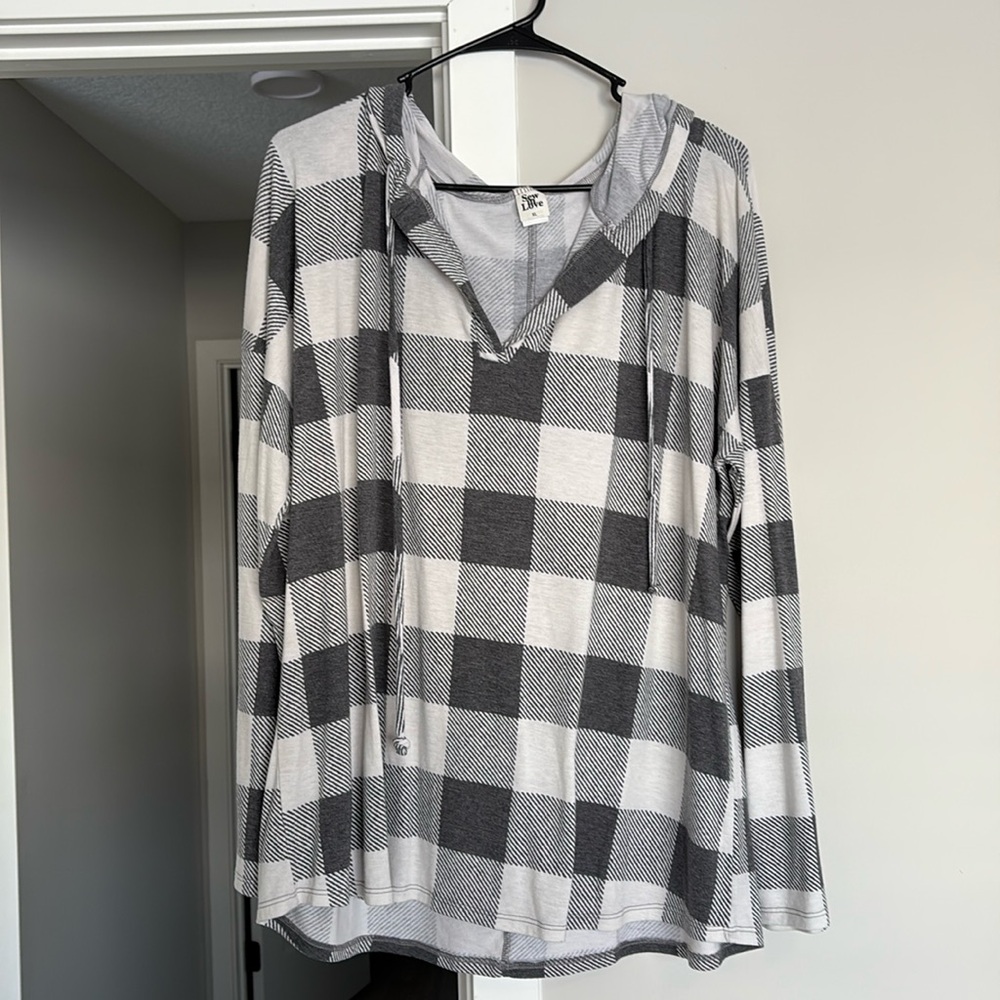 Very cozy soft v neck top with ties and hood!